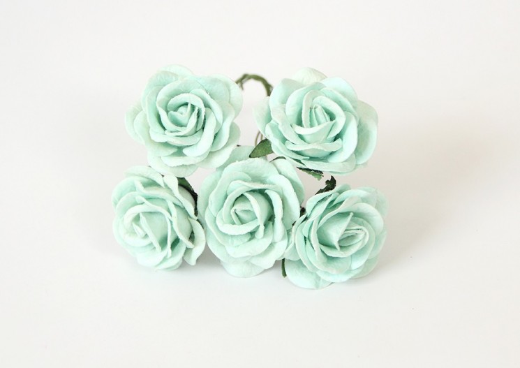 Rose with rounded petals "Mint" size 3.5-4 cm 1 pc
