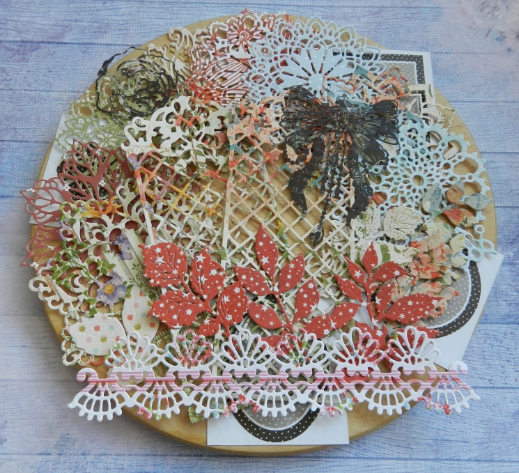 Вырубка набор 26эл. скрапбумага  разных производителей. 