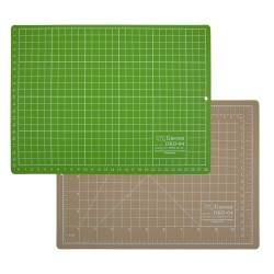 Double-sided cutting mat 