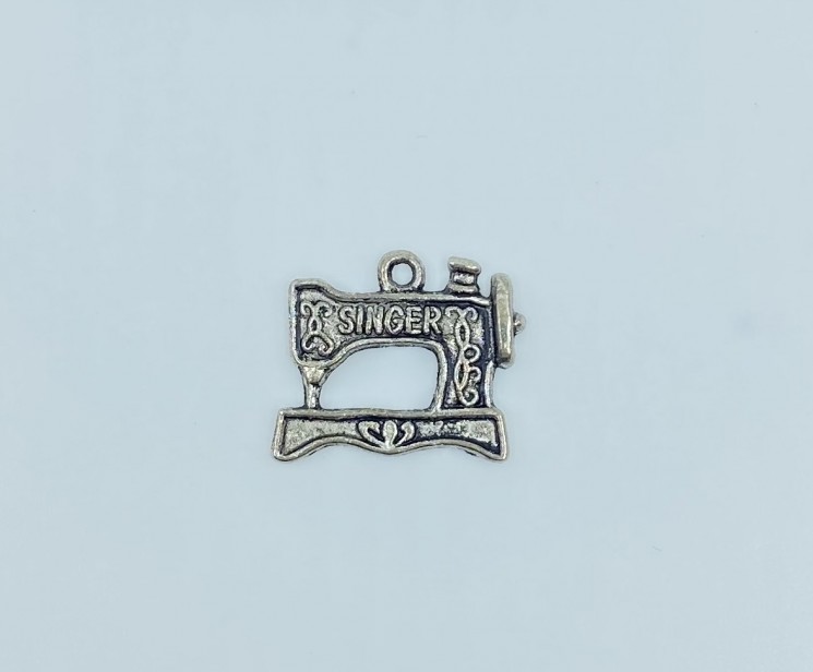 Metal pendant Scrapberry's "Sewing machine "Singer"", antique silver, size 20X18 mm, 1 pc