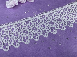 White lace guipure, width 8 cm, cut 50 cm