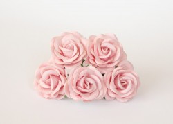 Rose with rounded petals 