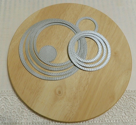 Cutting down the frame Circles grey designer mother-of-pearl paper 290 gr.