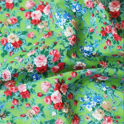 Ткань для пэчворка Hobby and you "Цветы на зелёном" 100% хлопок, размер 50Х50 см