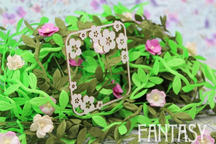 Chipboard Fantasy "Square frame with flowers 1722" size 7.2*7.2 cm